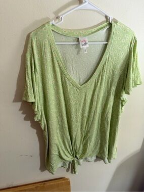 Belle Jolie Size 3x Women's Green Daisy V-Neck Tie-Front Tee